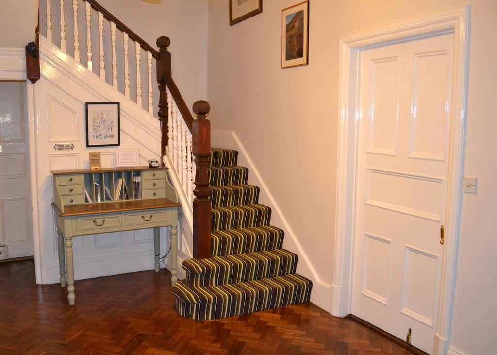 Corra Lynn Bed and Breakfast Whitby Exterior foto