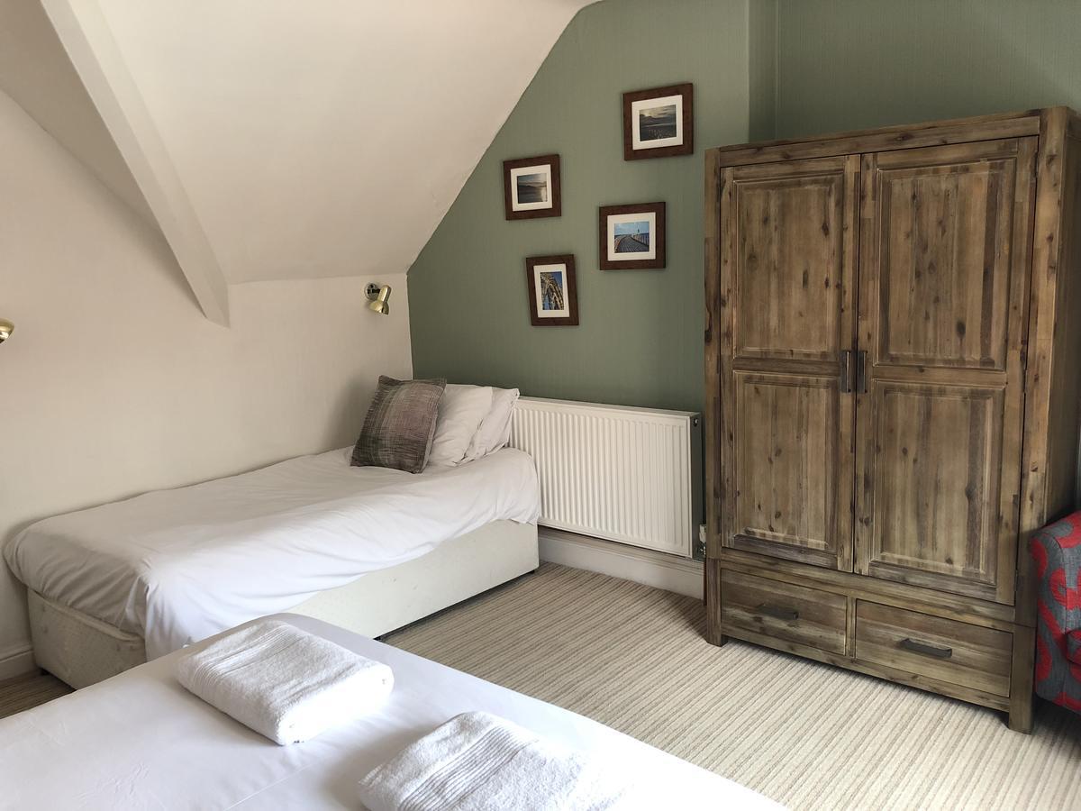 Corra Lynn Bed and Breakfast Whitby Exterior foto