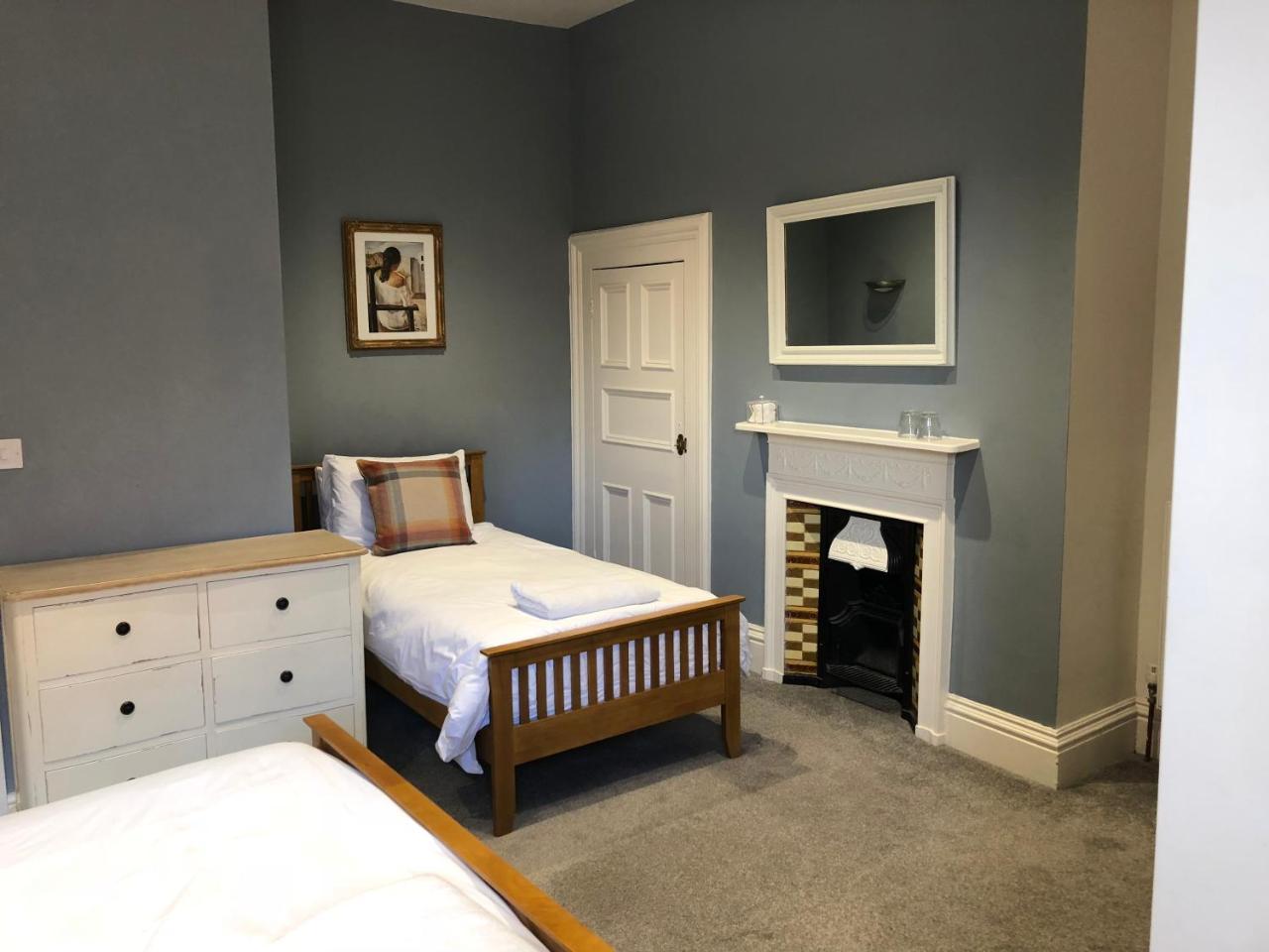 Corra Lynn Bed and Breakfast Whitby Exterior foto