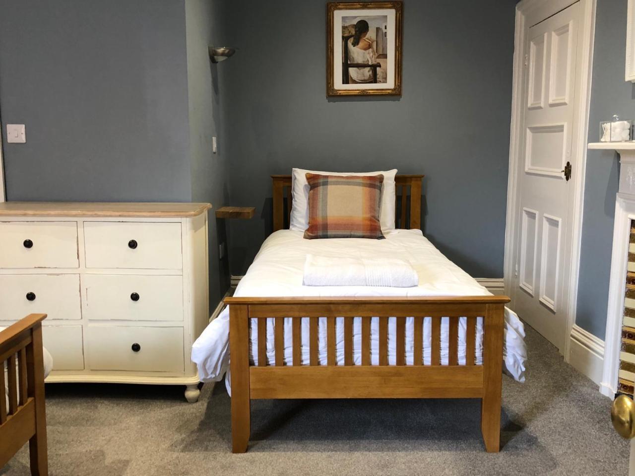 Corra Lynn Bed and Breakfast Whitby Exterior foto